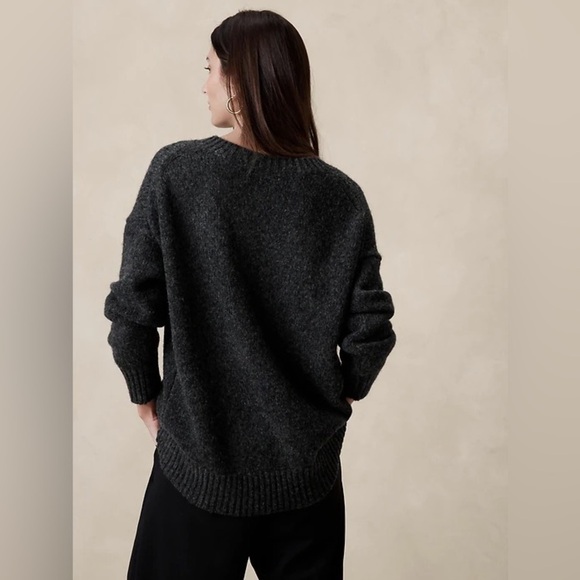 NWT! Banana Republic Gray Salma Wool Cottonn Oversized Sweater - Size XS 💙 - Picture 3 of 8